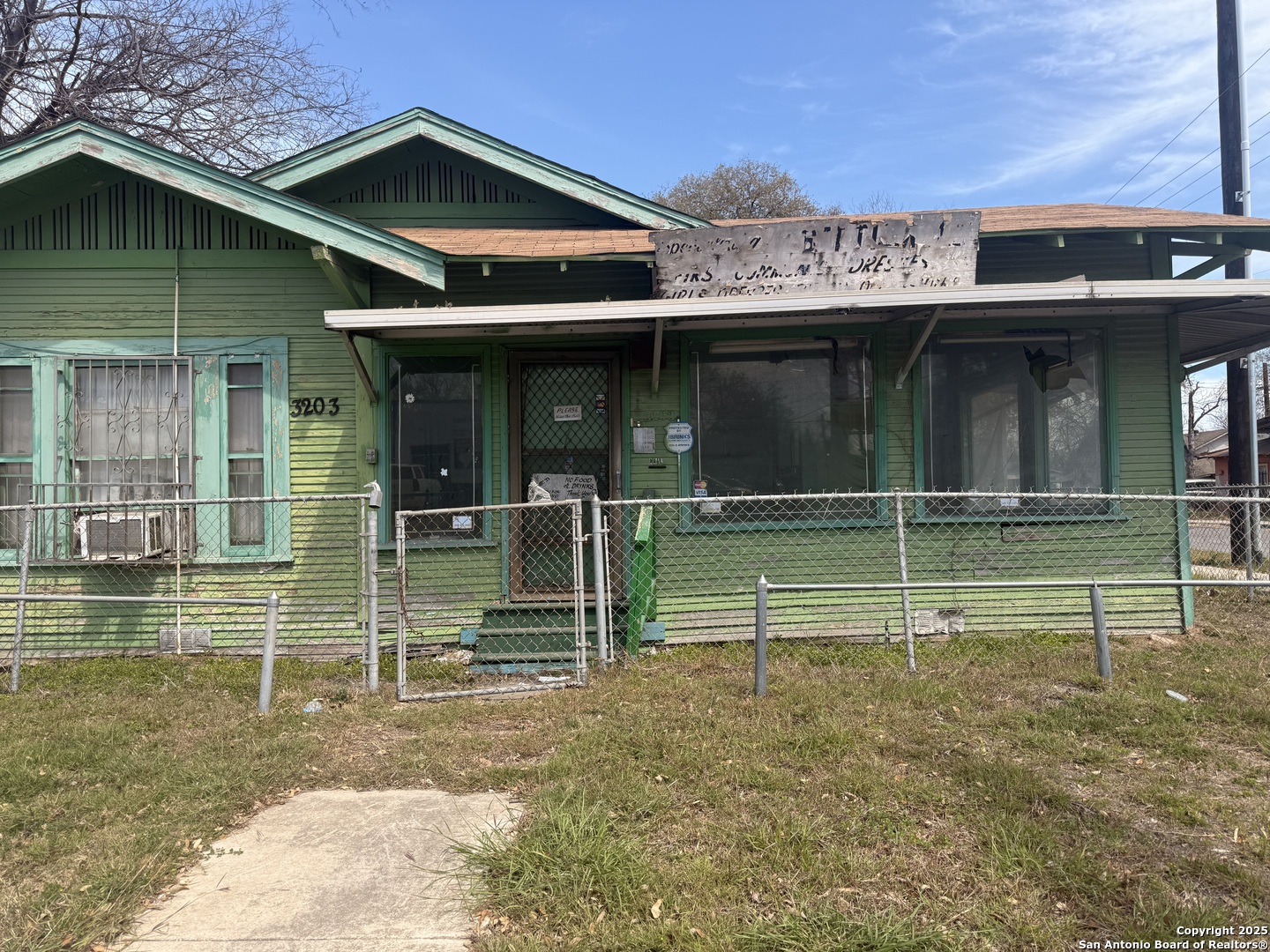 3203 W Commerce San Antonio TX 78207