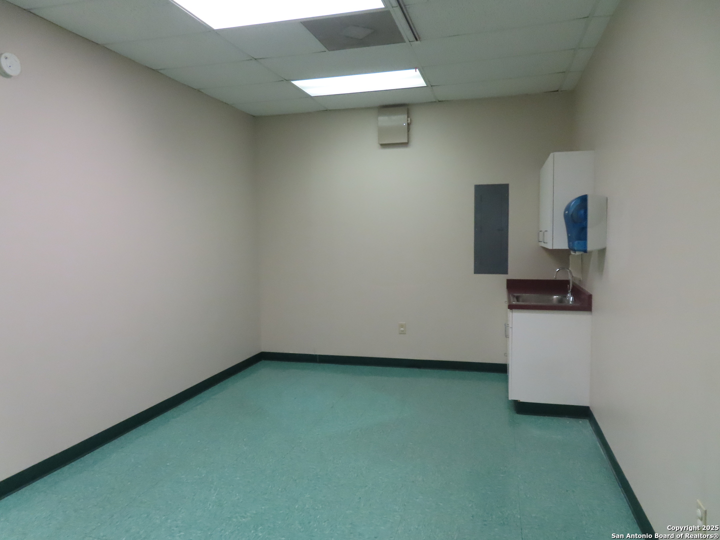 2614 W Commerce San Antonio TX 78207