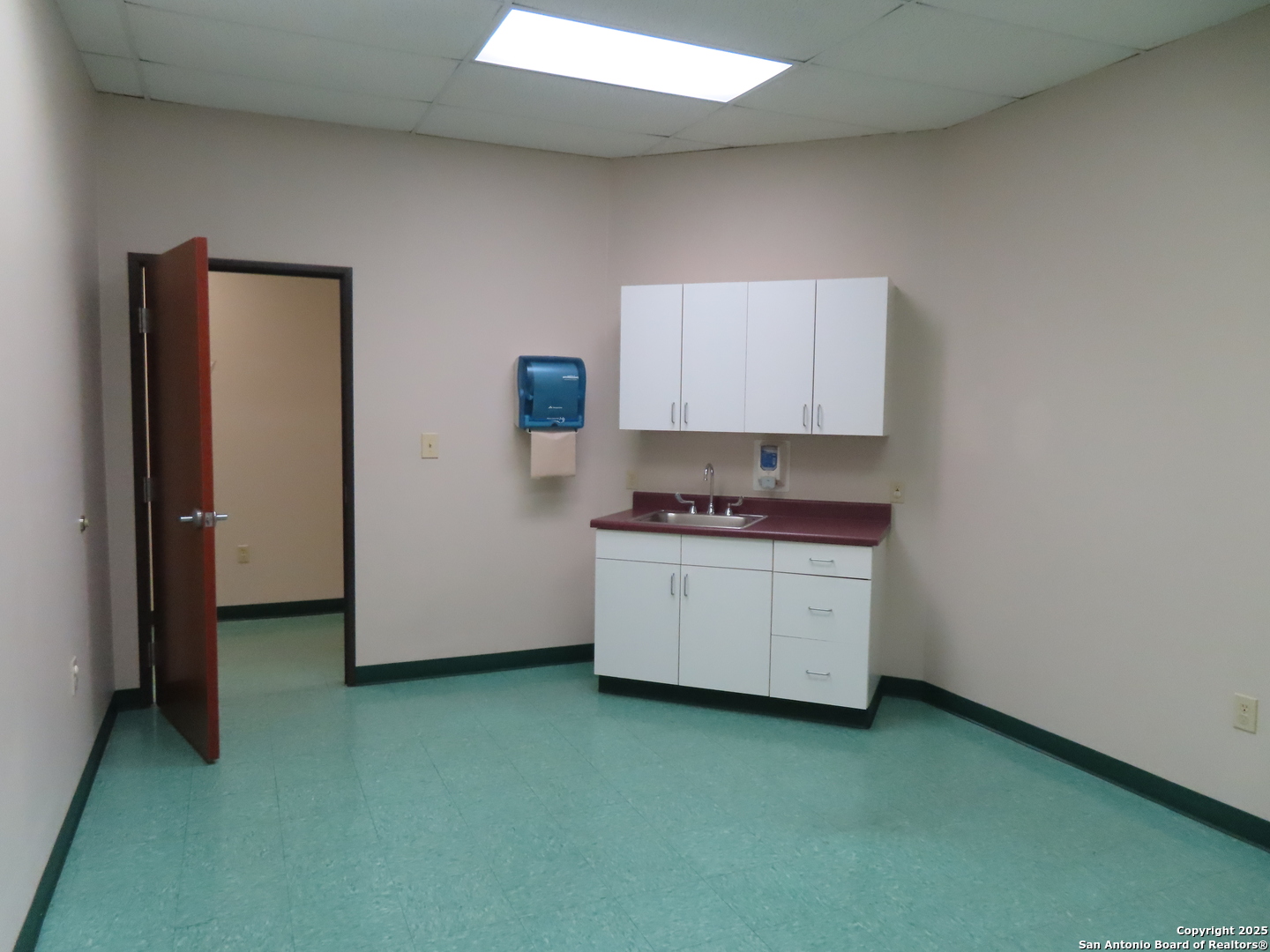 2614 W Commerce San Antonio TX 78207