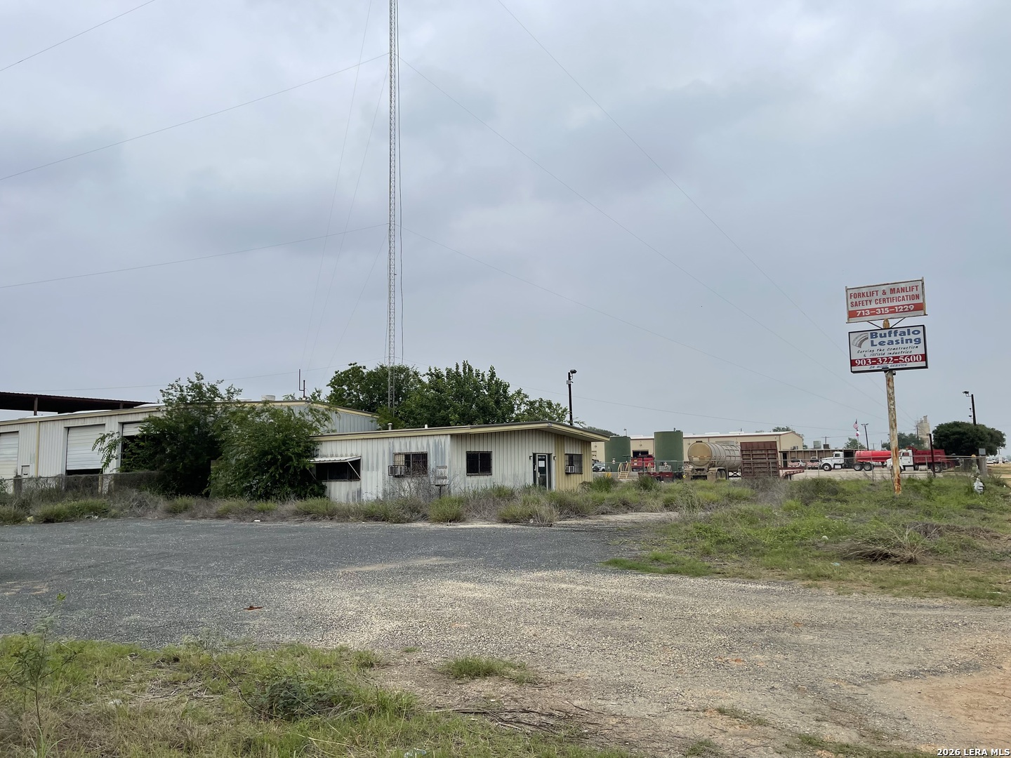 2081 Bi 35 E Pearsall TX 78061