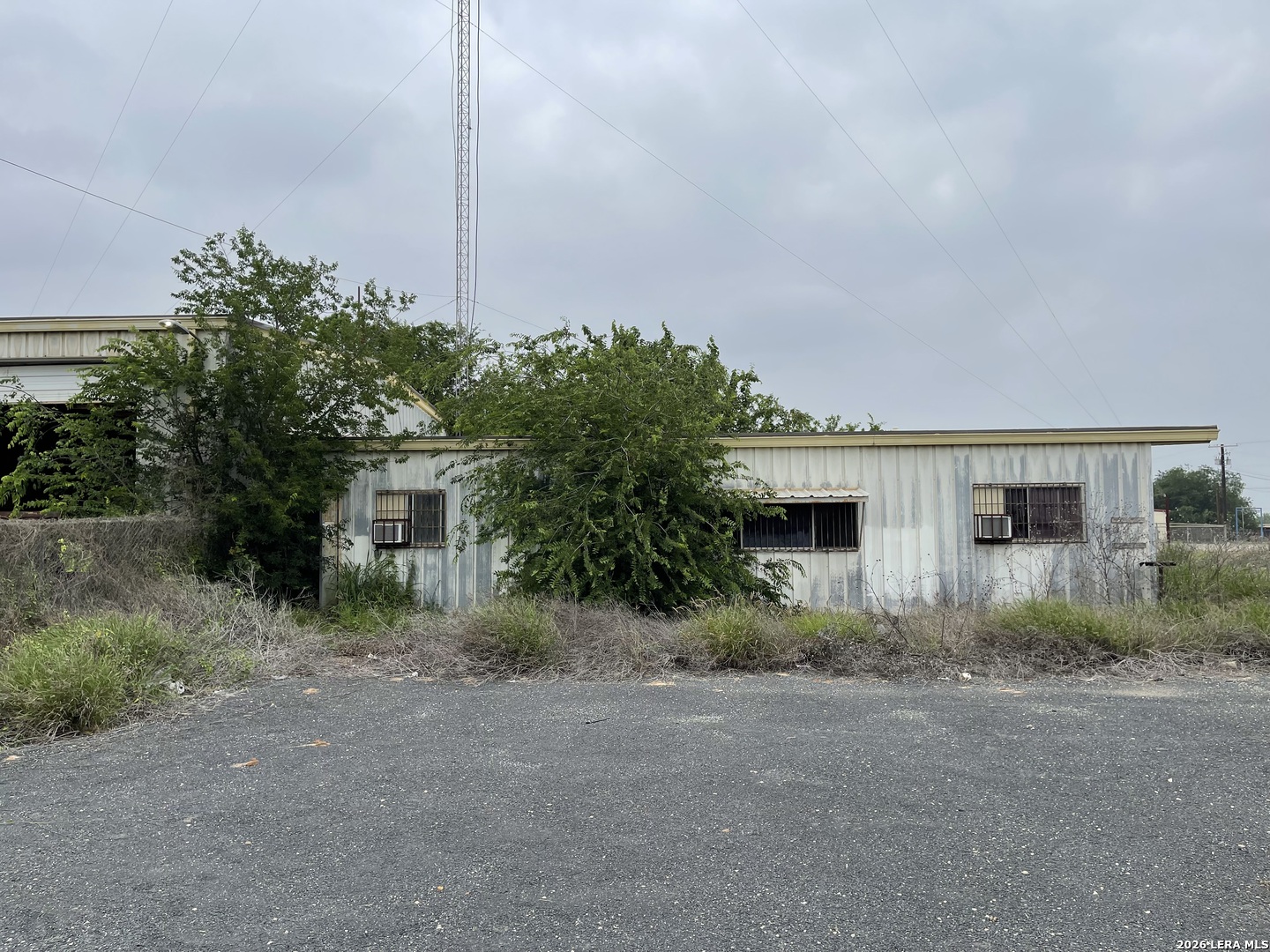 2081 Bi 35 E Pearsall TX 78061