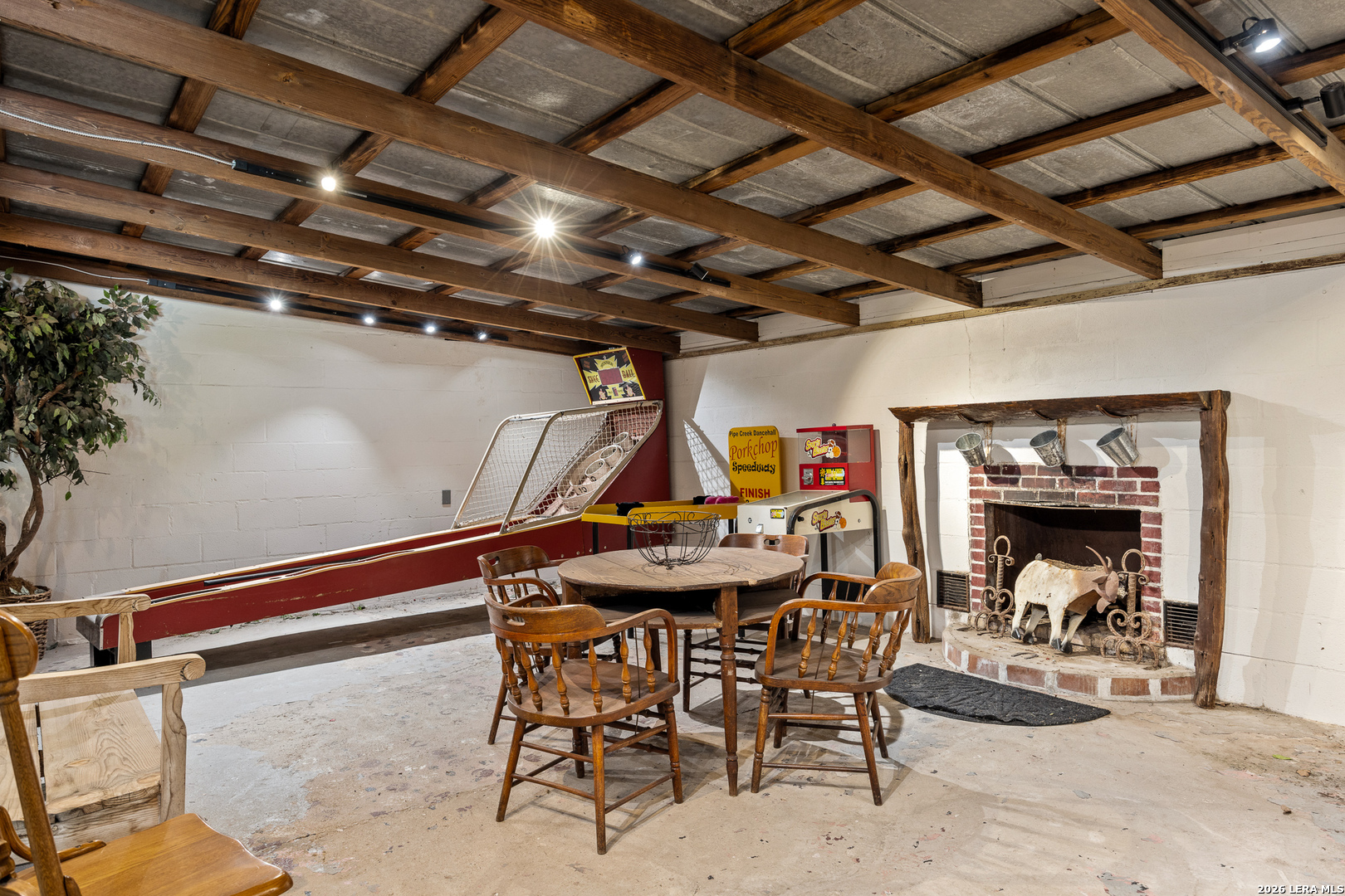 9878 State Highway 16 S Pipe Creek TX 78063