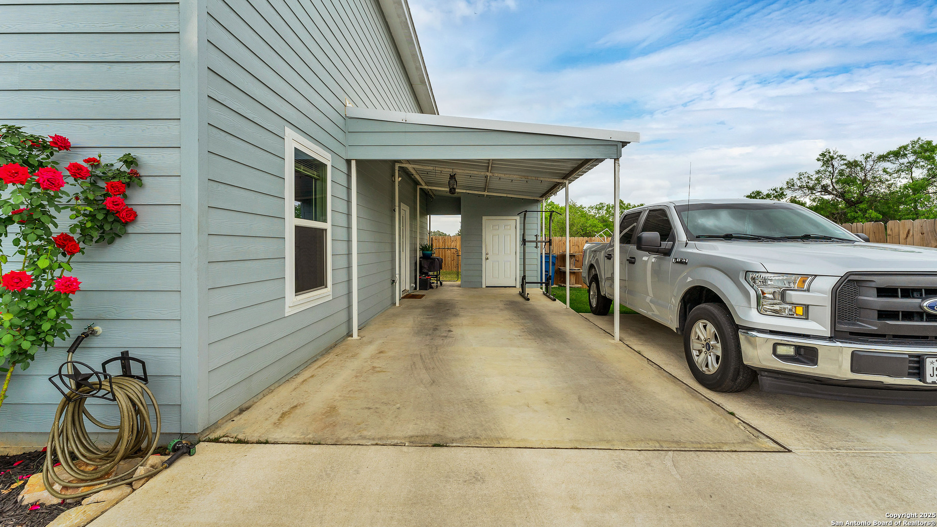 201 Lantana Floresville TX 78114