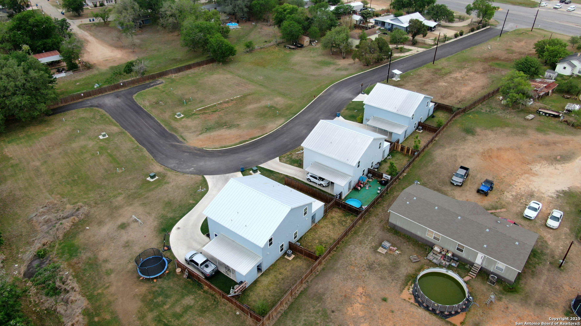 201 Lantana Floresville TX 78114