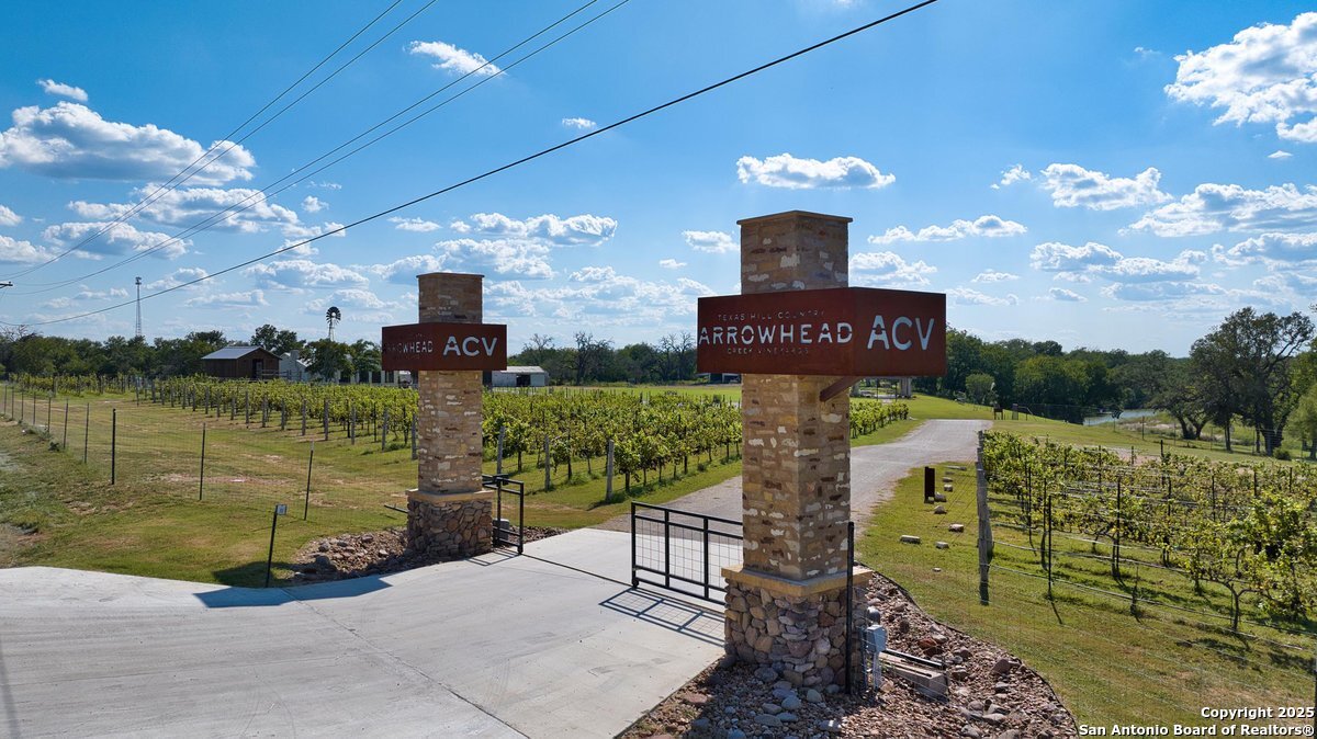 13502 Us Highway 290 Stonewall TX 78671