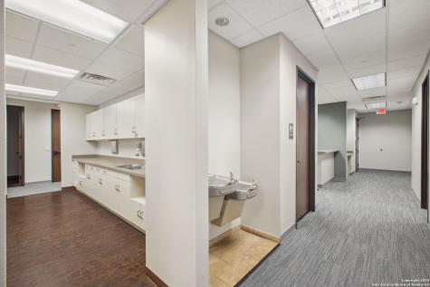 2 Spurs Lane San Antonio TX 78240