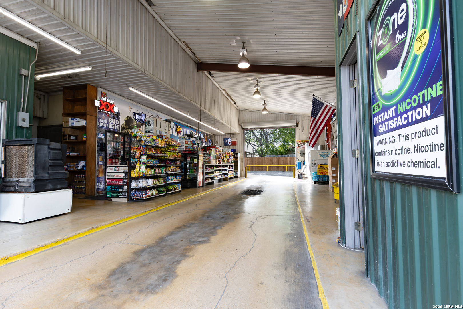 404 N Teel Drive Devine TX 78016