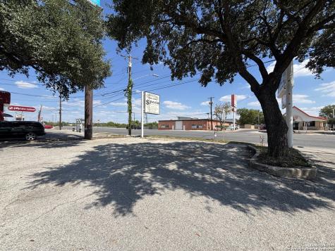 5917 San Pedro San Antonio TX 78212