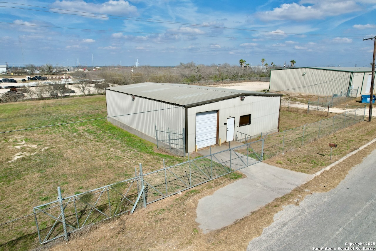 210 Wyoming Pleasanton TX 78064