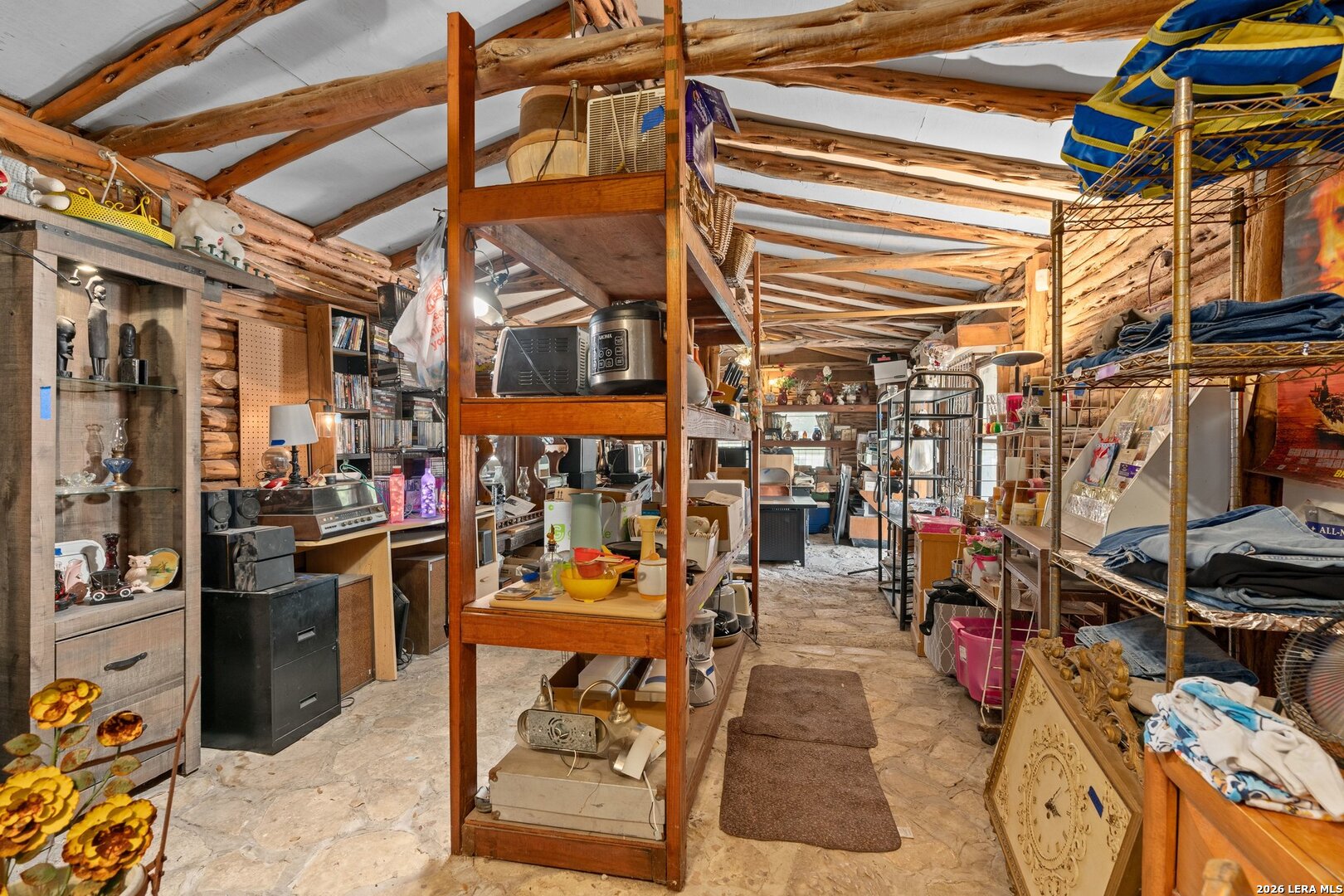 10294 Park Road 37 Lakehills TX 78063
