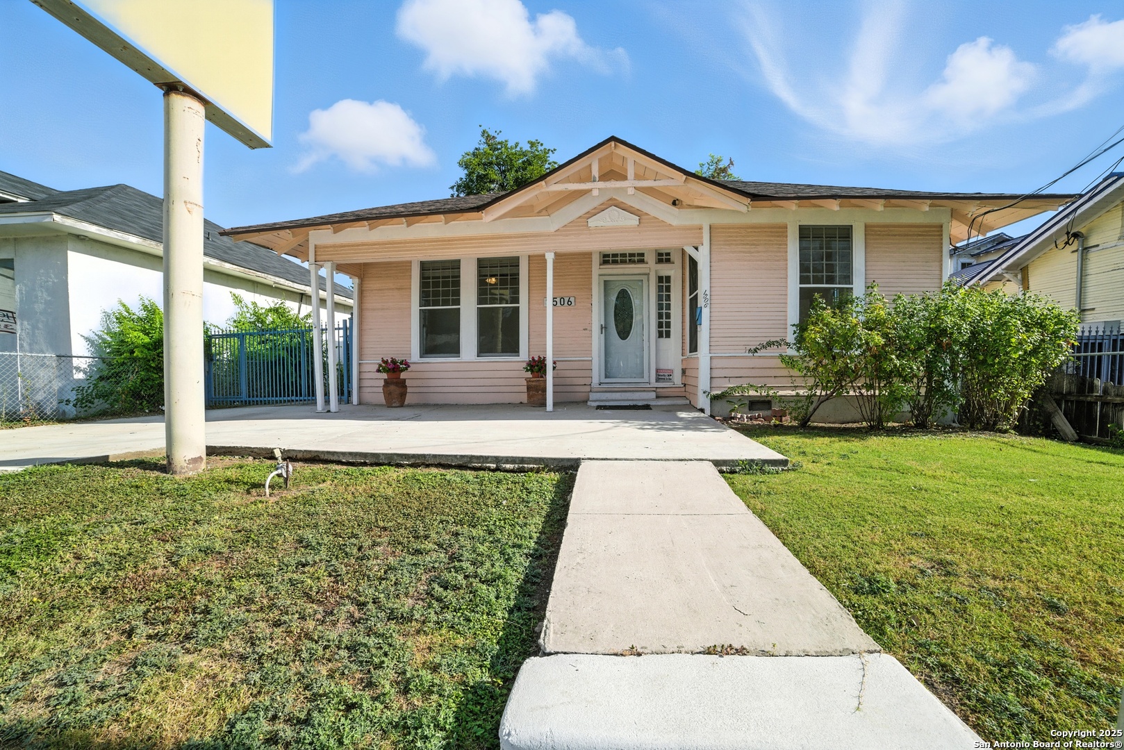 1506 W Martin San Antonio TX 78207