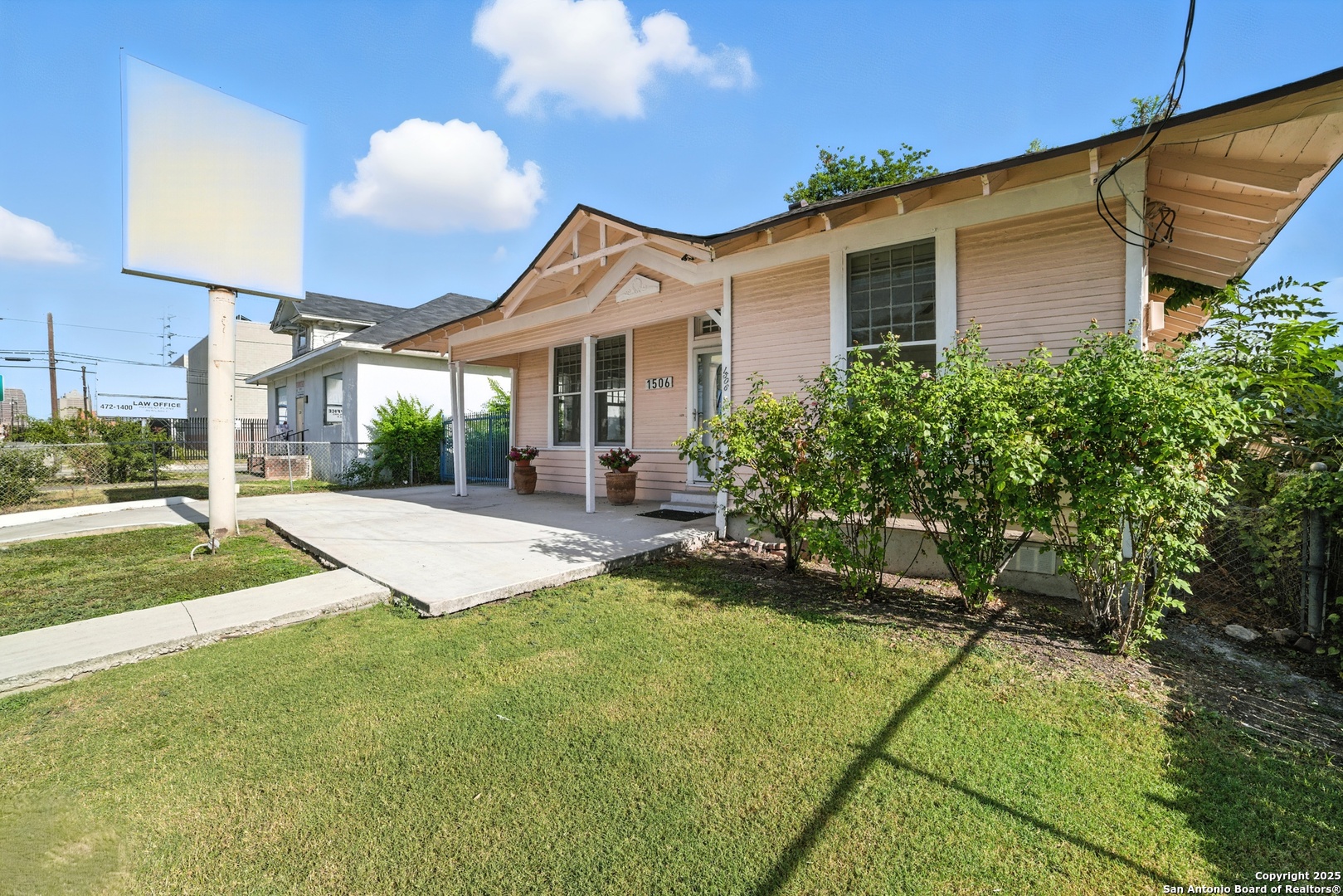 1506 W Martin San Antonio TX 78207