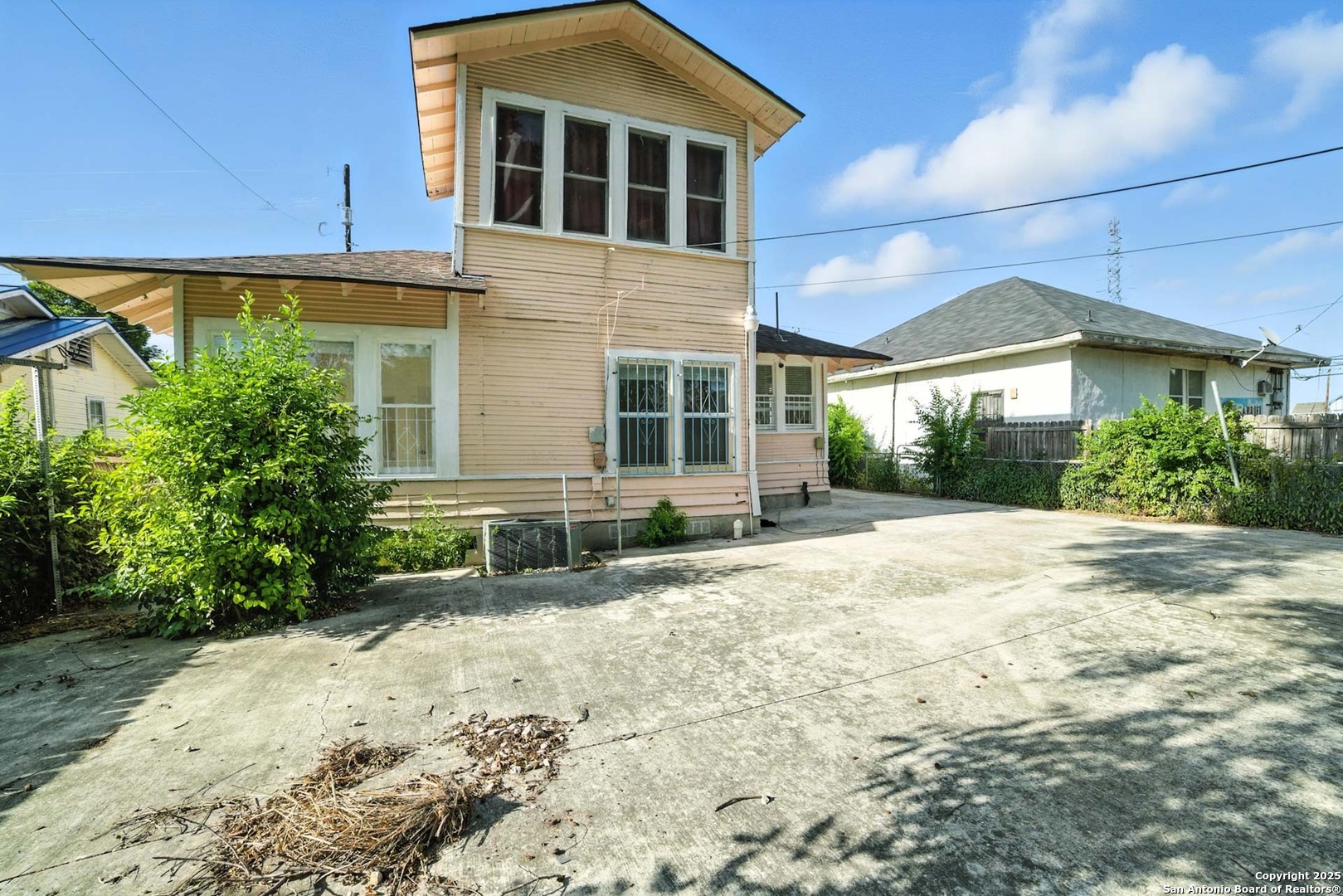 1506 W Martin San Antonio TX 78207