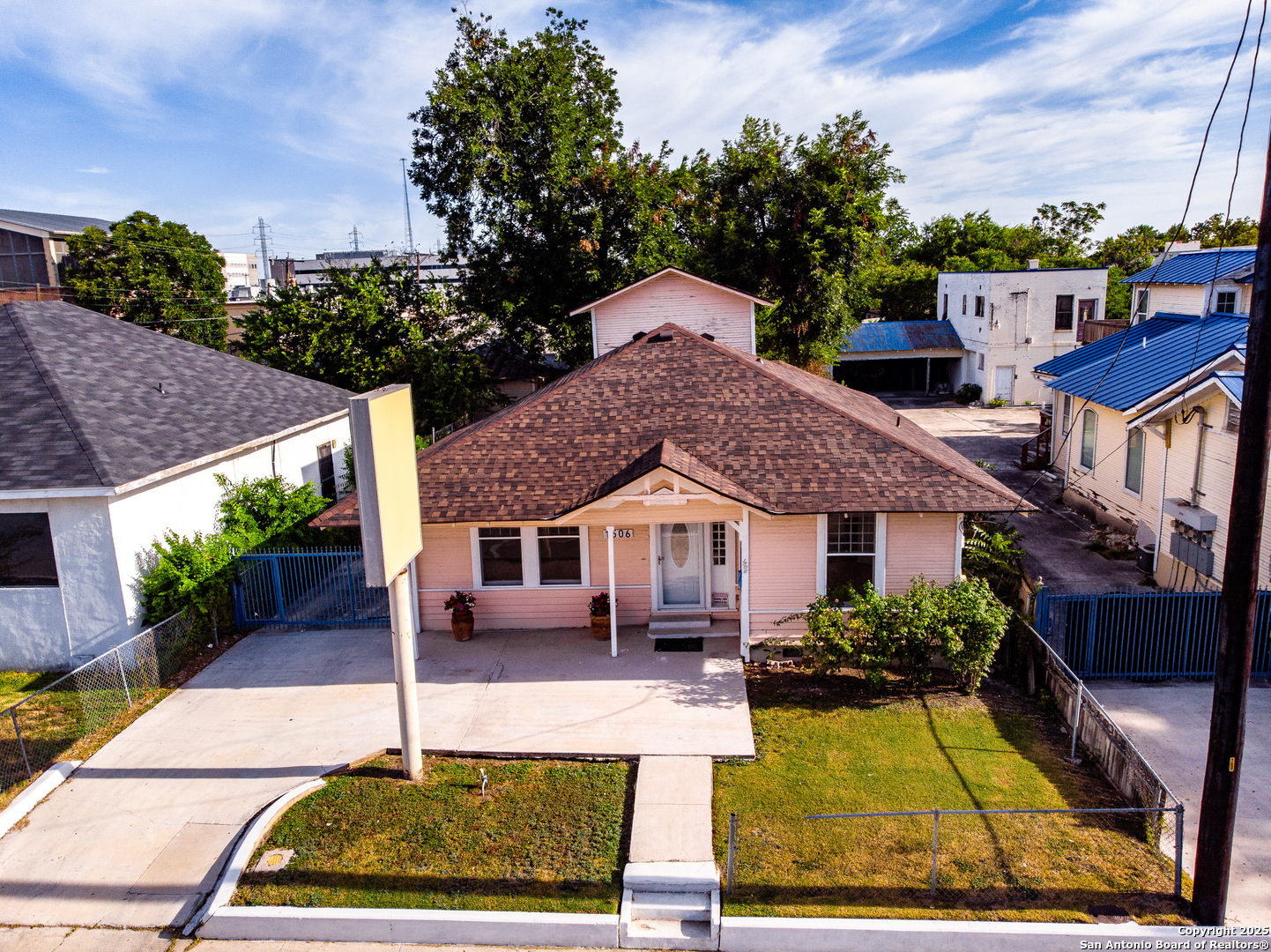 1506 W Martin San Antonio TX 78207