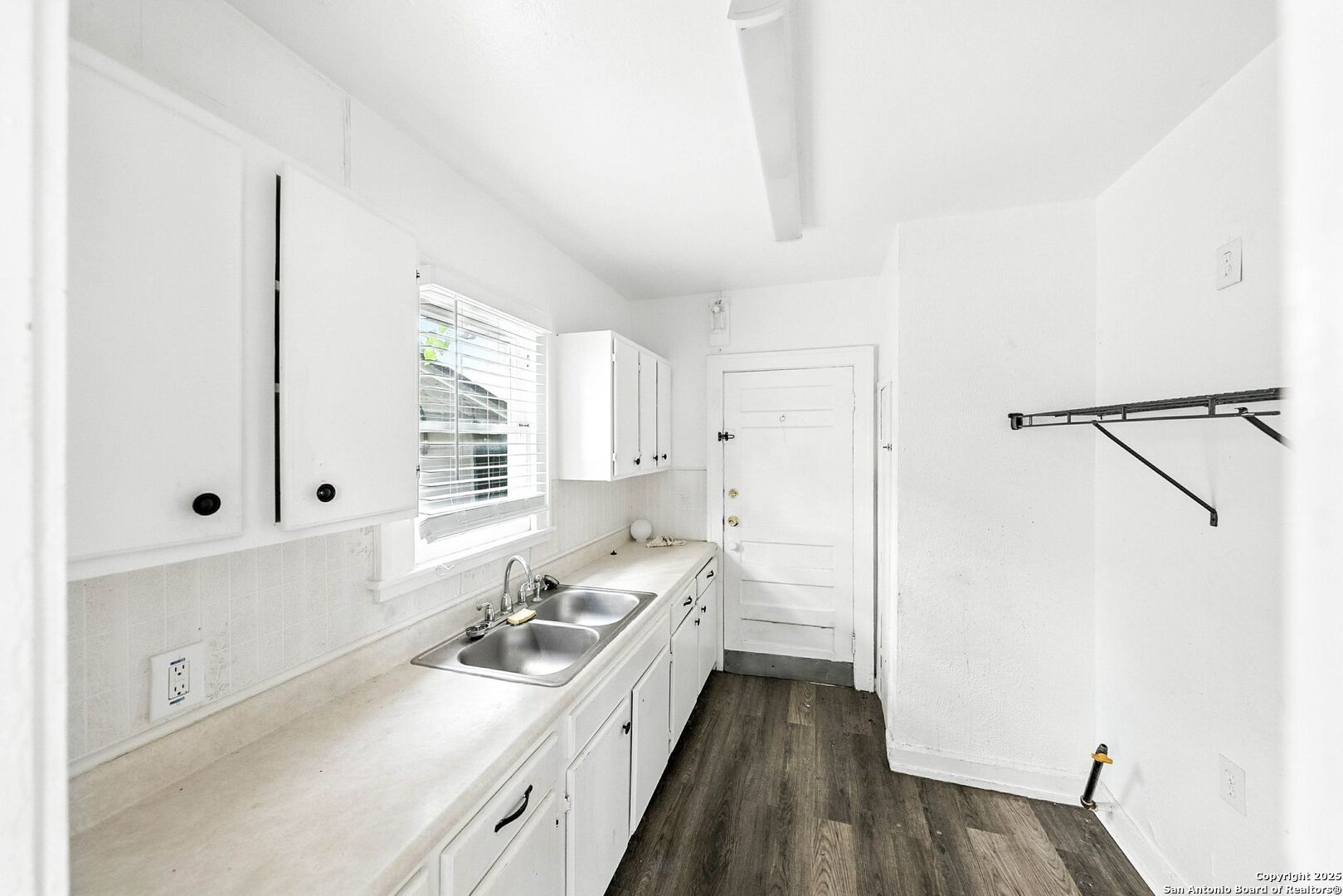 930 E Grayson Street San Antonio TX 78208