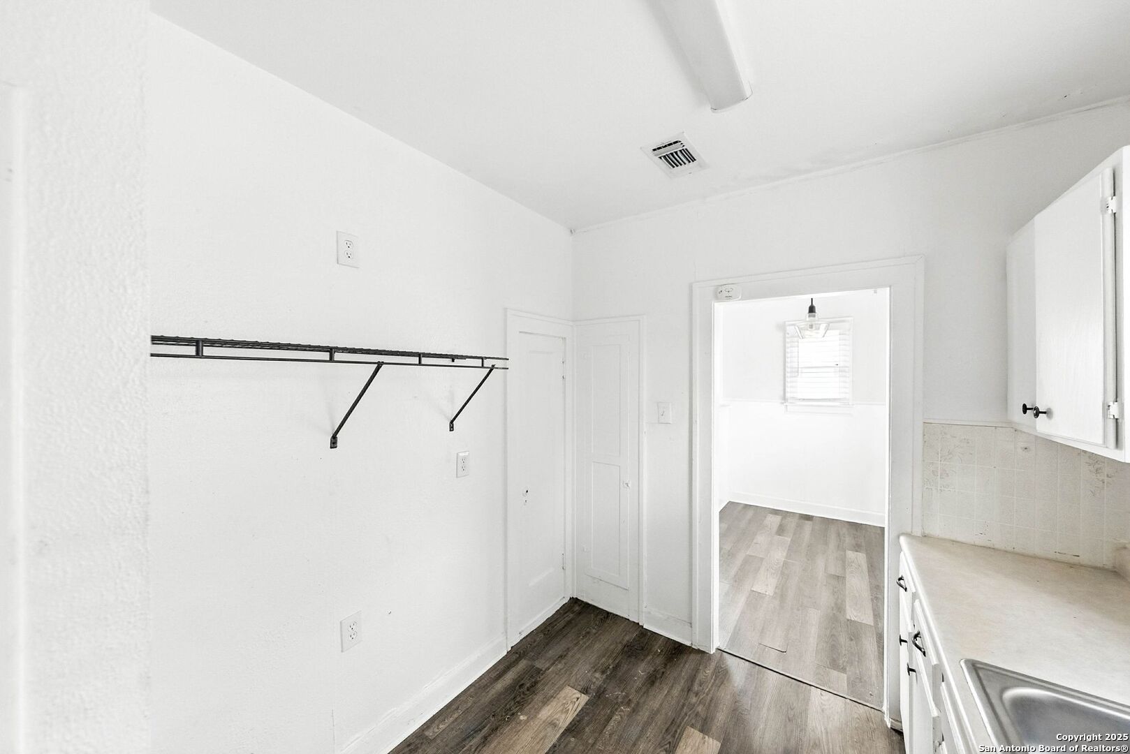 930 E Grayson Street San Antonio TX 78208