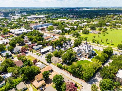 930 E Grayson Street San Antonio TX 78208