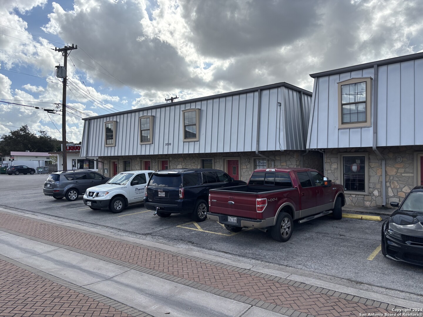 2002 NW Military San Antonio TX 78213