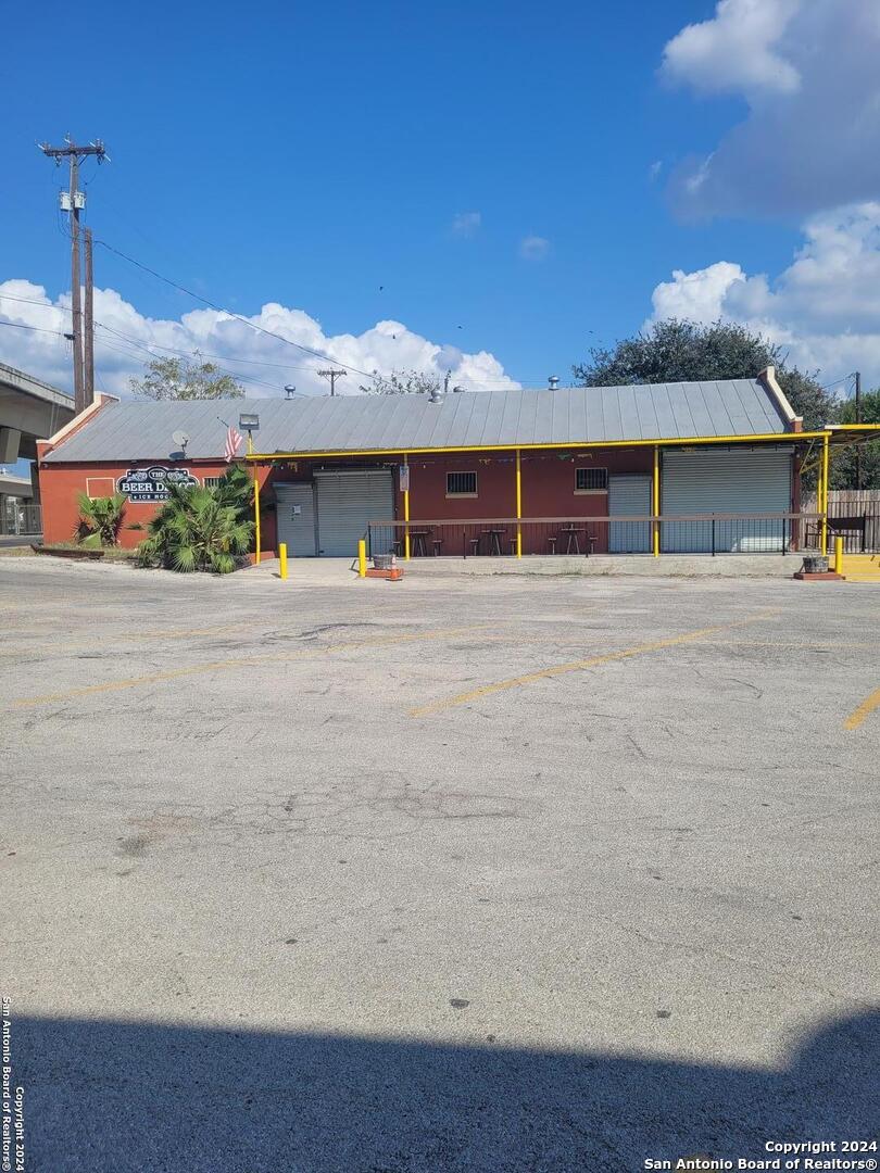 1304 S Laredo Street San Antonio TX 78204