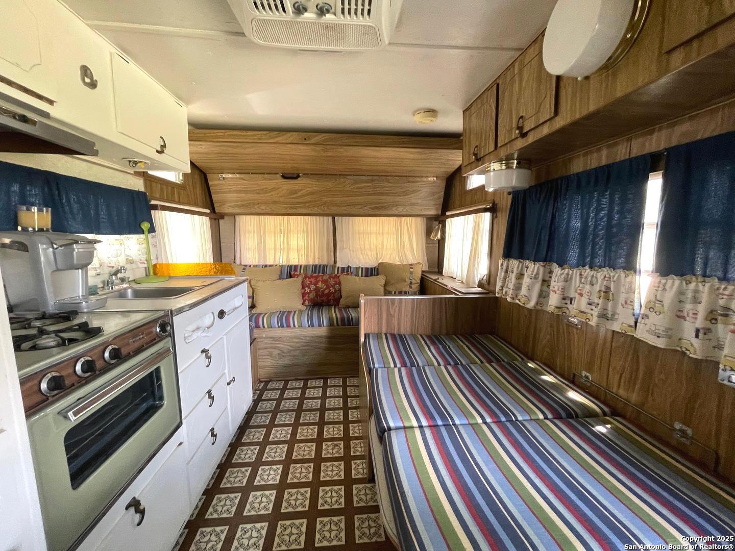 973 River Bend Bandera TX 78003