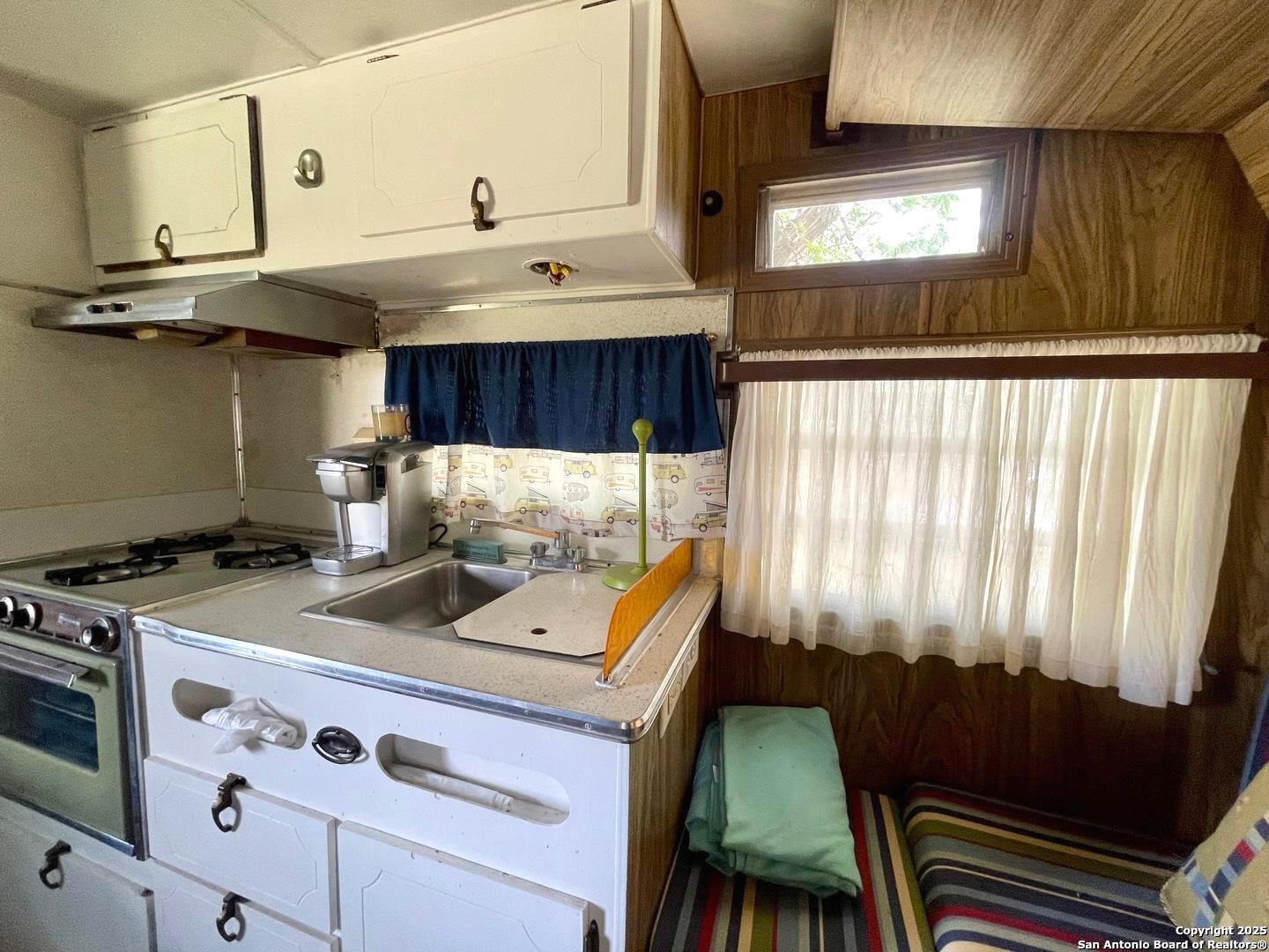 973 River Bend Bandera TX 78003