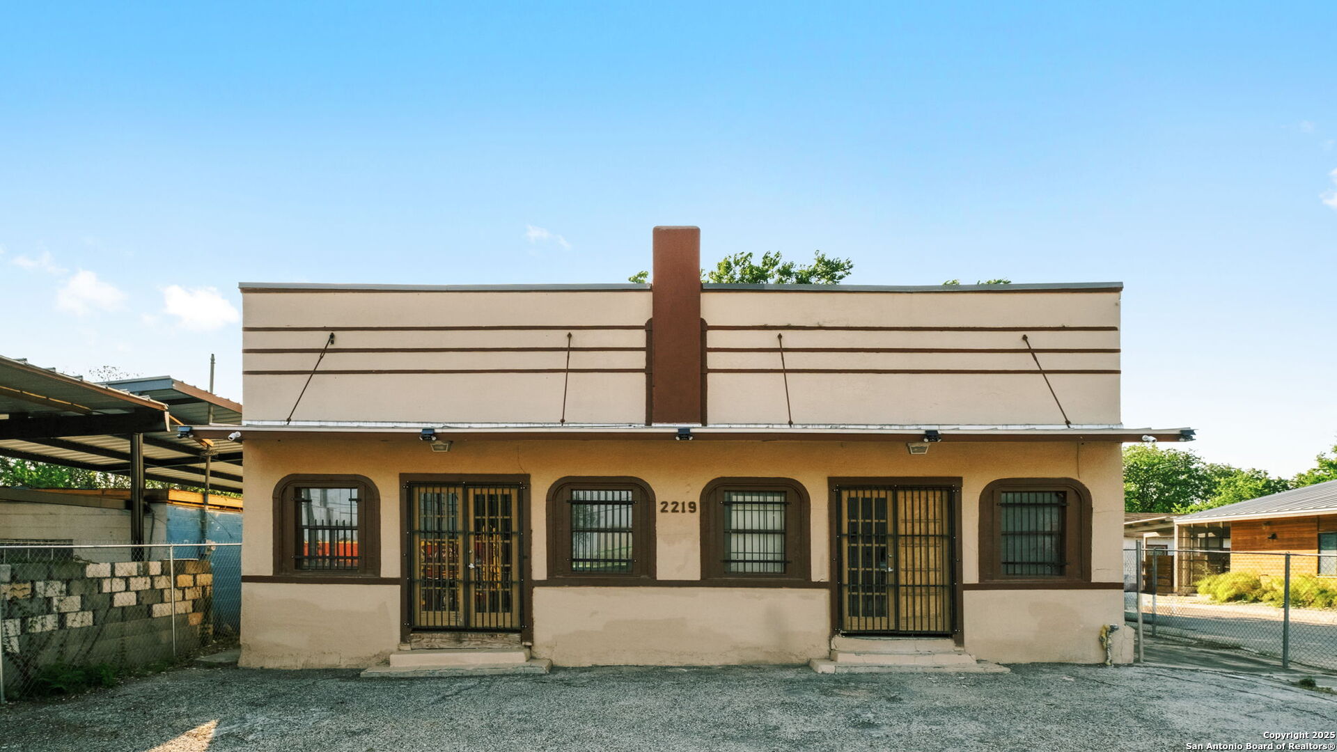 2219 S Flores San Antonio TX 78204