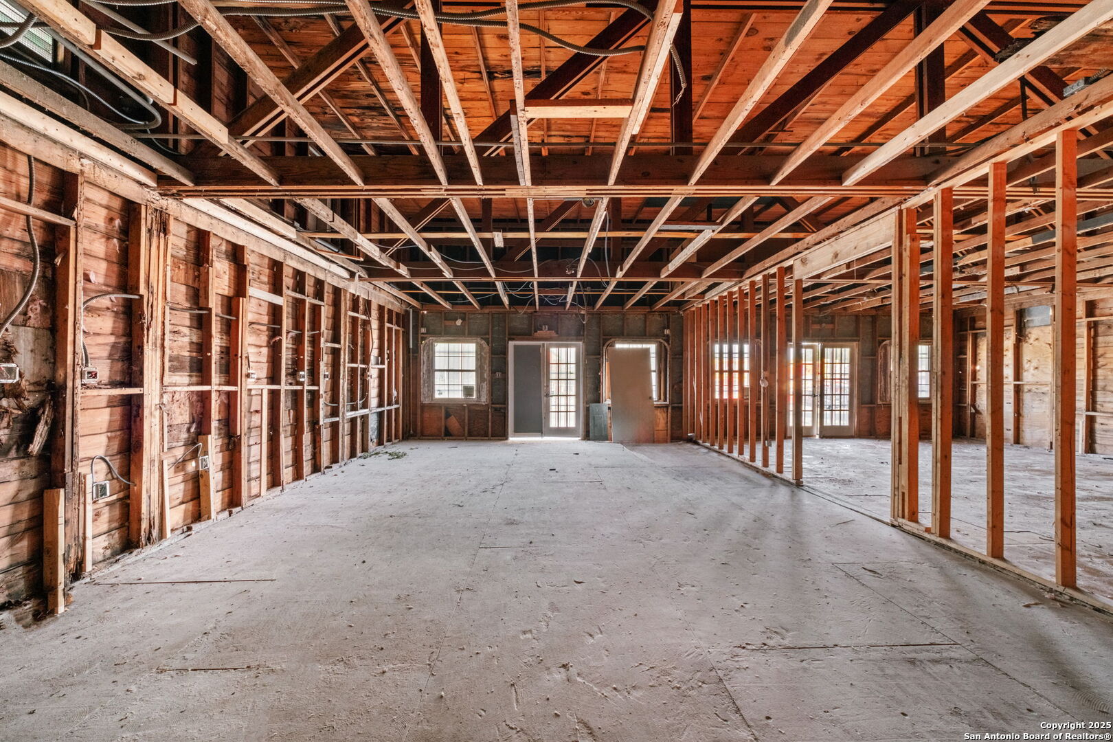 2219 S Flores San Antonio TX 78204