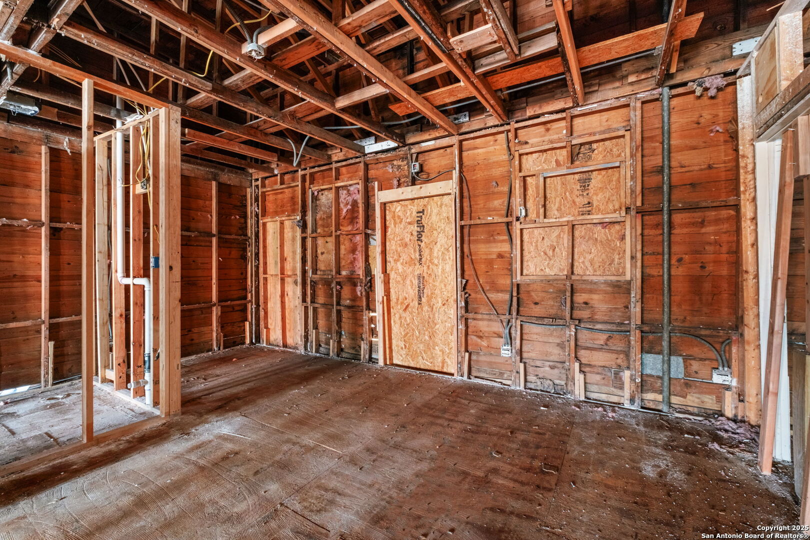 2219 S Flores San Antonio TX 78204