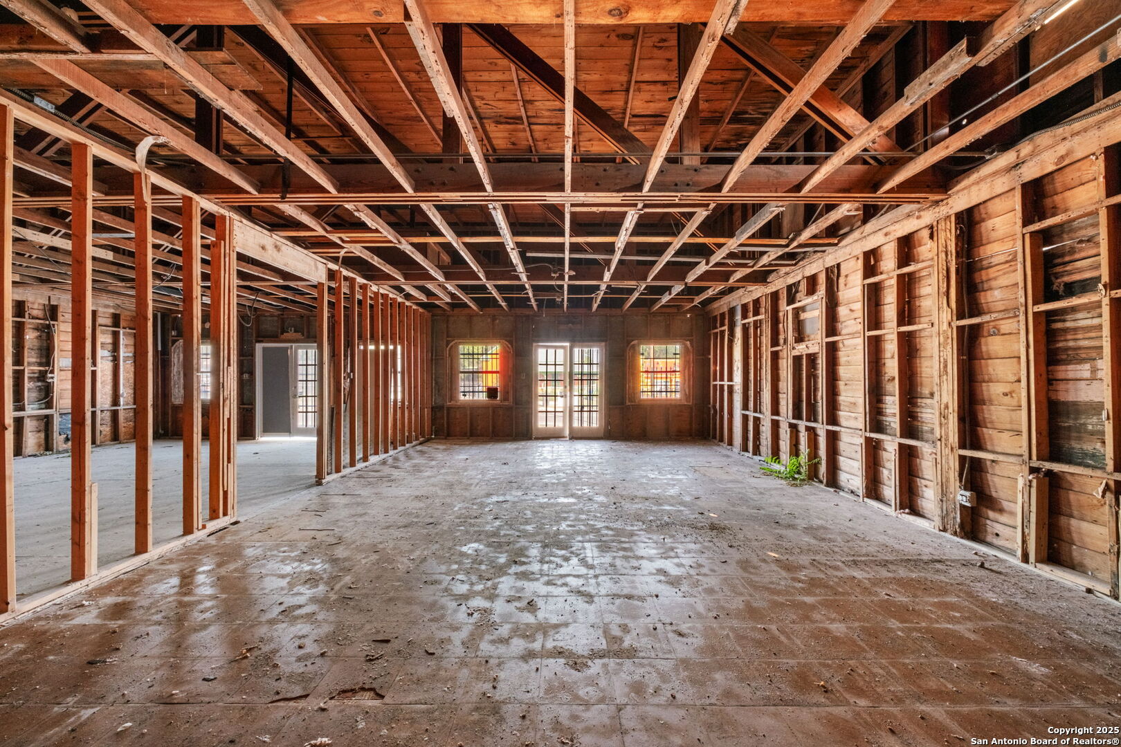 2219 S Flores San Antonio TX 78204