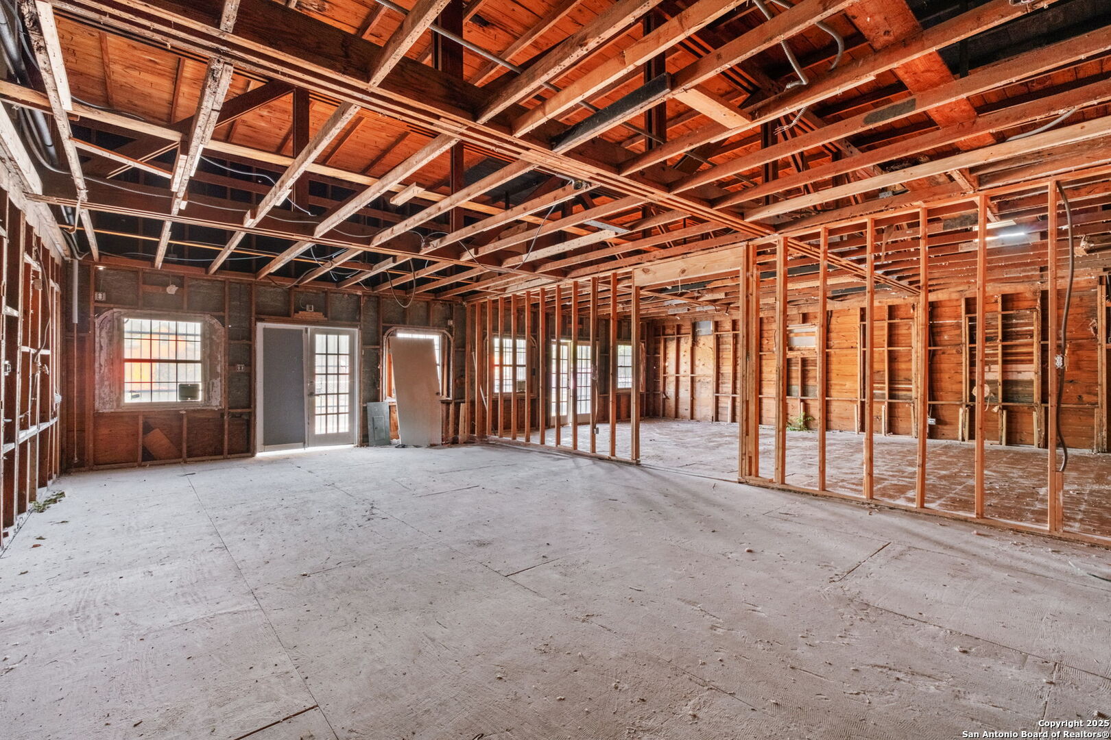 2219 S Flores San Antonio TX 78204