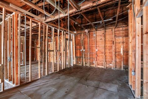2219 S Flores San Antonio TX 78204