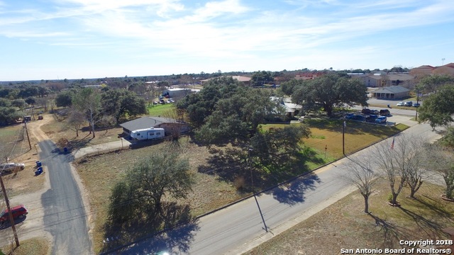 621 N Duck Pleasanton TX 78064