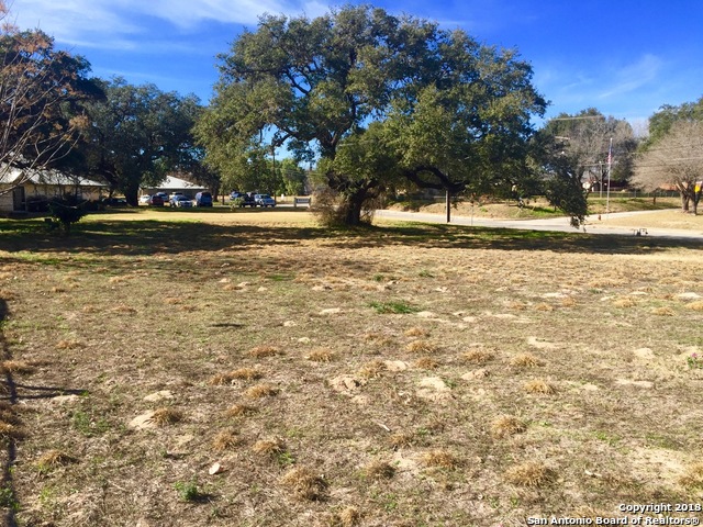 621 N Duck Pleasanton TX 78064