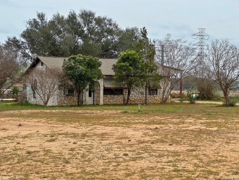 6? Ac Fm 1937 San Antonio TX 78221
