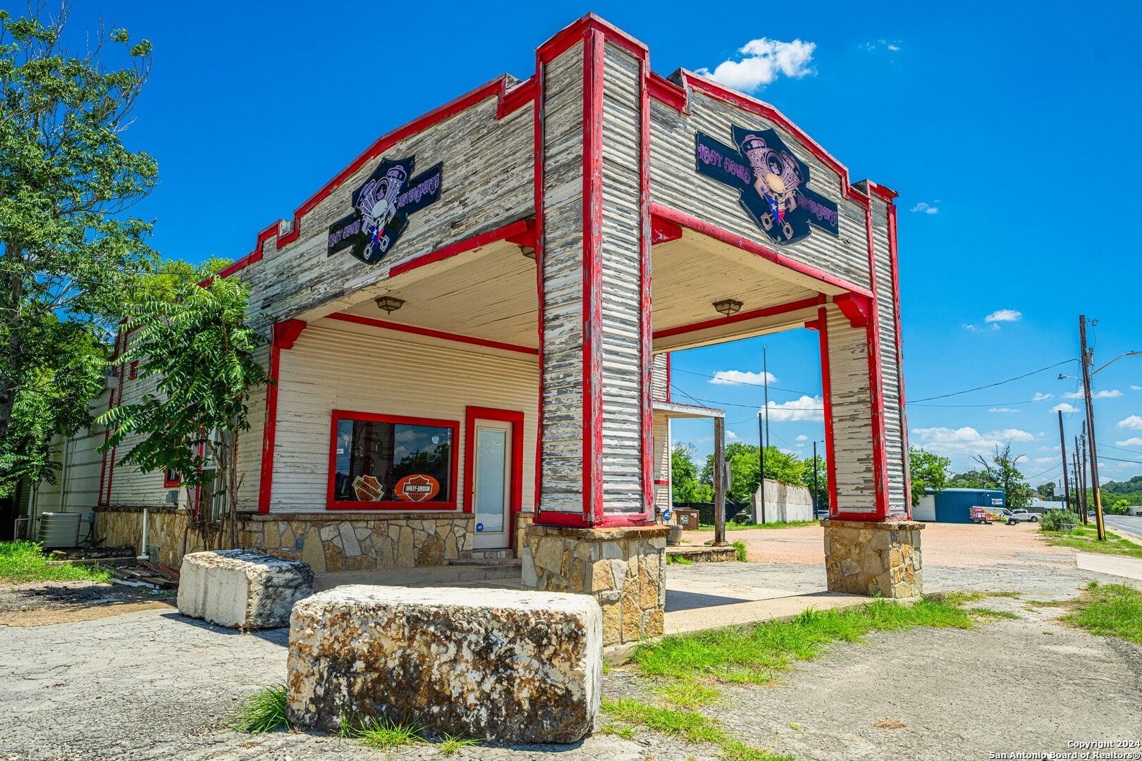 1700 Broadway Kerrville TX 78028