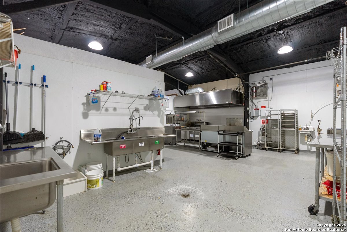 1200 Highway 59 George West TX 78022