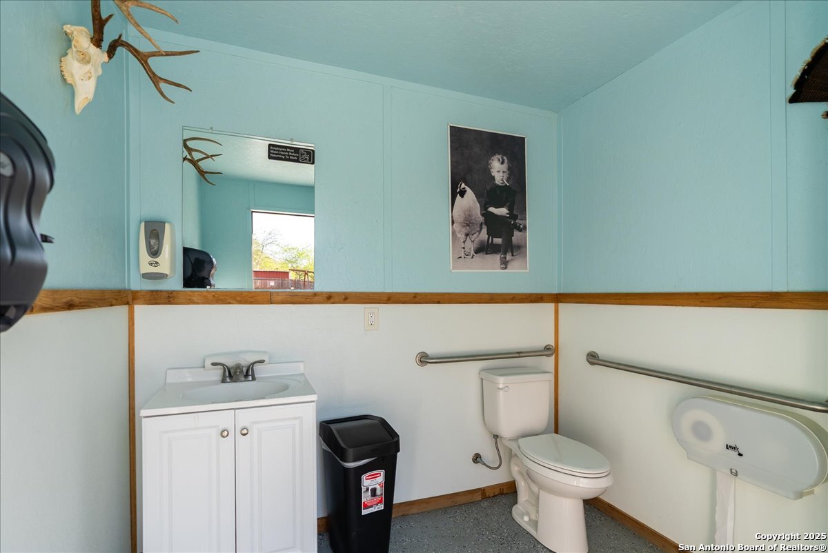 1200 Highway 59 George West TX 78022