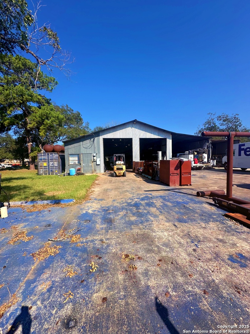 215 E College Pleasanton TX 78064