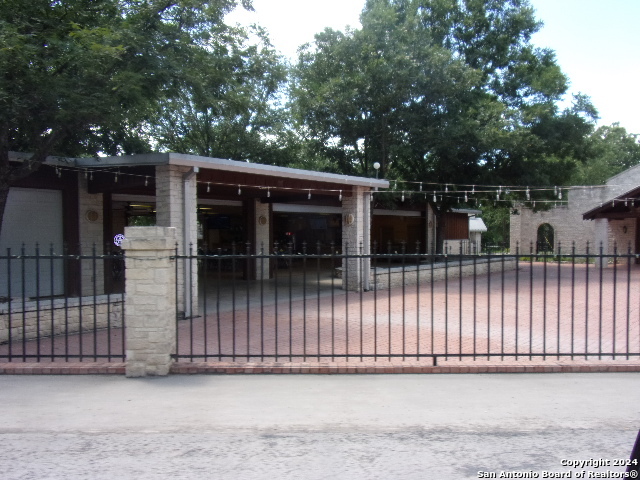 111 Red Wright Road Leakey TX 78873