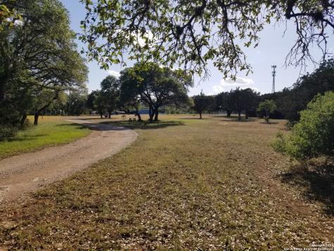 9200 Park Road 37 Lakehills TX 78063