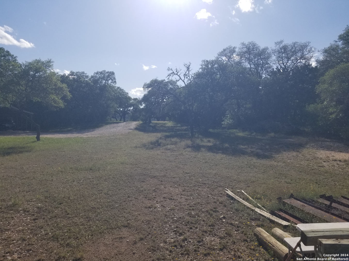 9200 Park Road 37 Lakehills TX 78063