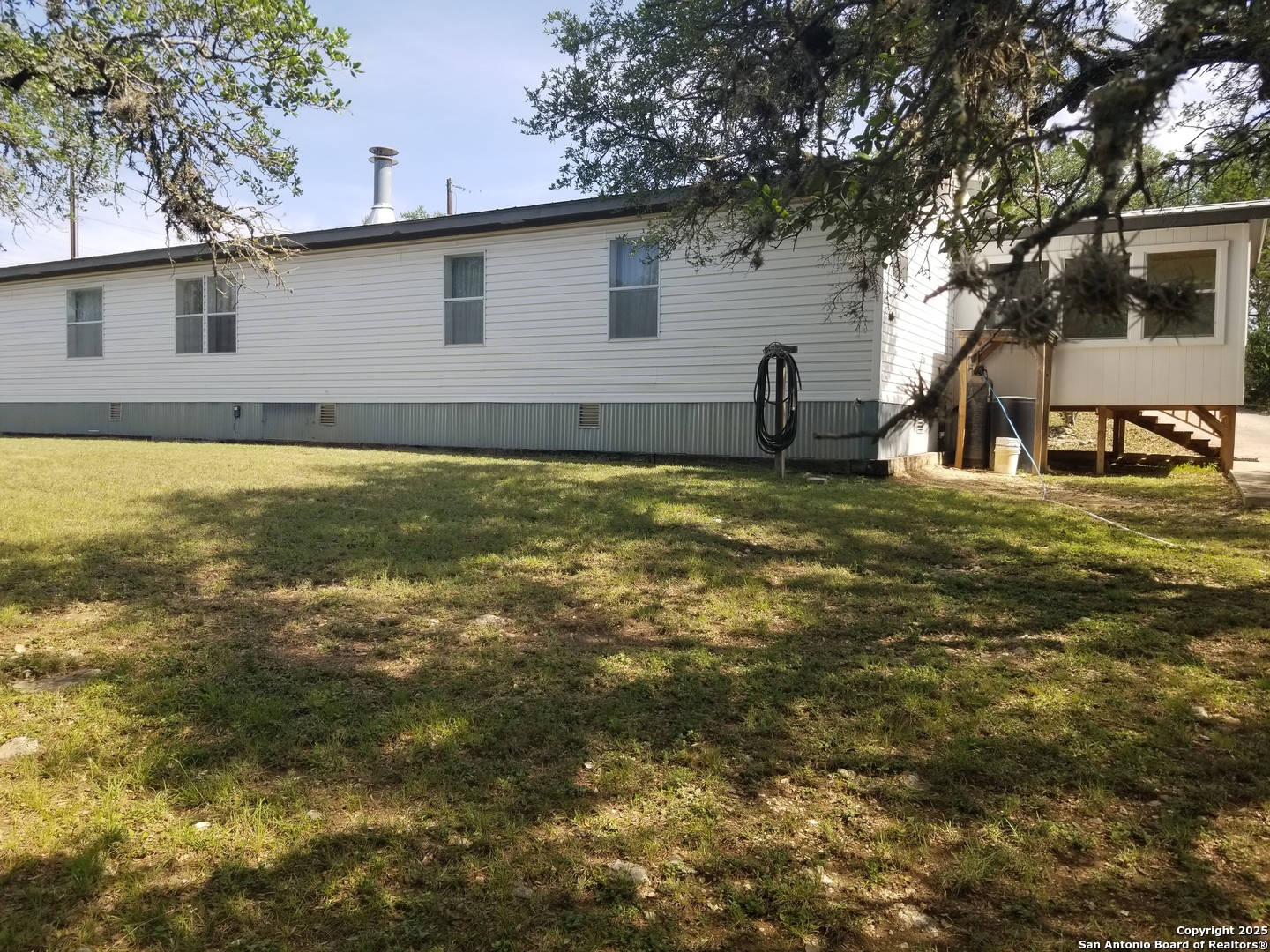 9200 Park Road 37 Lakehills TX 78063