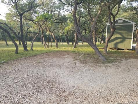 9200 Park Road 37 Lakehills TX 78063