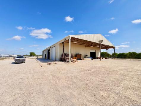 224 Zander Pleasanton TX 78064