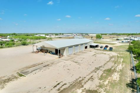 224 Zander Pleasanton TX 78064