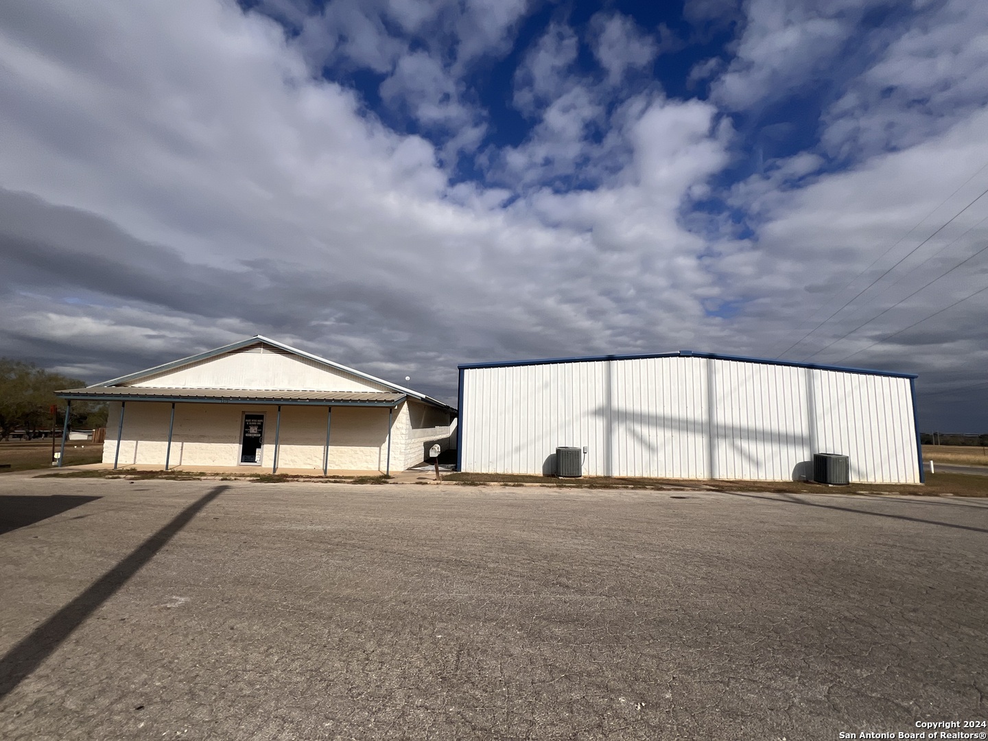 1375 Jr Boulevard Pleasanton TX 78064