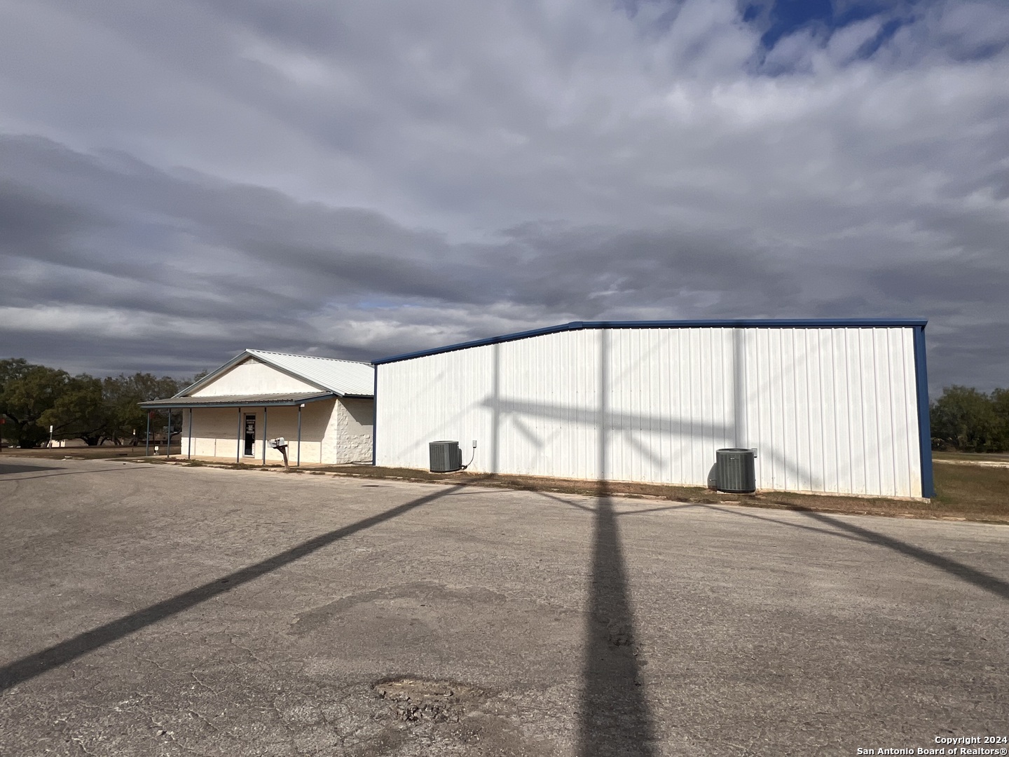 1375 Jr Boulevard Pleasanton TX 78064