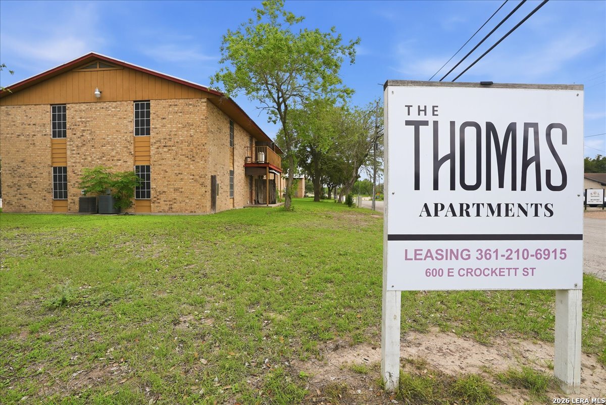 600 E Crockett Street Beeville TX 78102
