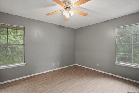 600 E Crockett Street Beeville TX 78102