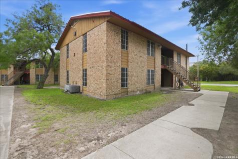 600 E Crockett Street Beeville TX 78102
